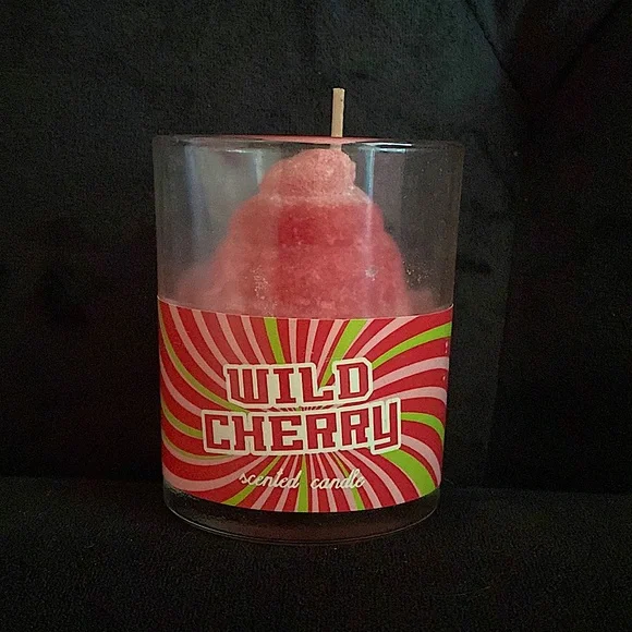 NEW/UNUSED • Wild Cherry Scented Candle 🍒❤️ - Picture 1 of 4